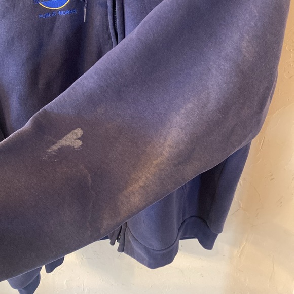 Men’s zip up hooded sweatshirt. Fuzzy lining. - Picture 4 of 9